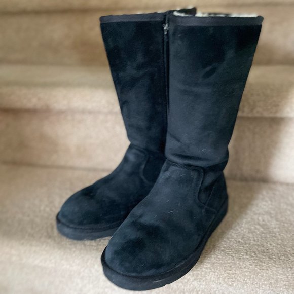 ONLY WORN ONCE UGG AUSTRALIA BLACK SUMNER BOOTS size 7 - Picture 1 of 5